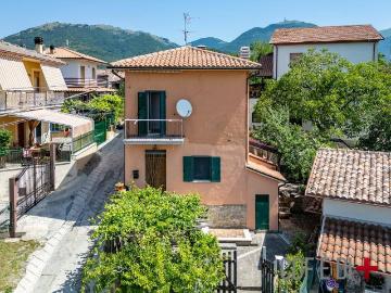 Villa in vendita a Cantalice RI