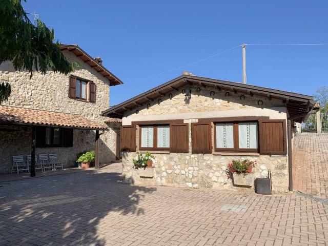 Villa in vendita a Cantalice RI