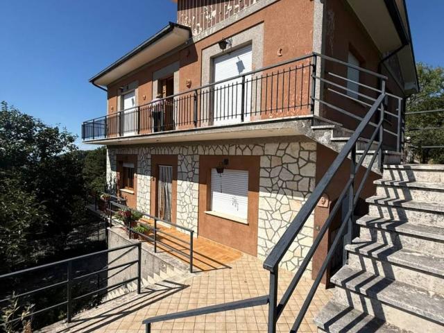 Villa in vendita a Cantalice RI