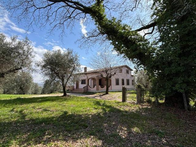 Villa in vendita a Cantalupo in Sabina RI