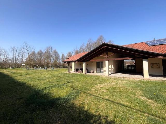 Villa in vendita a Cantarana AT