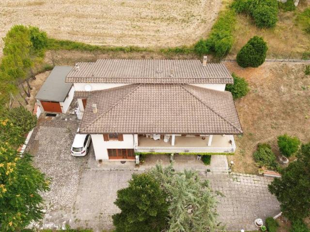 Villa in vendita a Cantiano PU