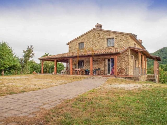 Villa in vendita a Cantiano PU