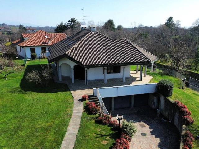 Villa in vendita a Cantù CO