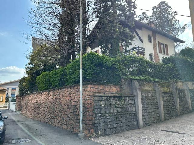 Villa in vendita a Cantù CO