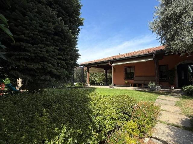 Villa in vendita a Cantù CO