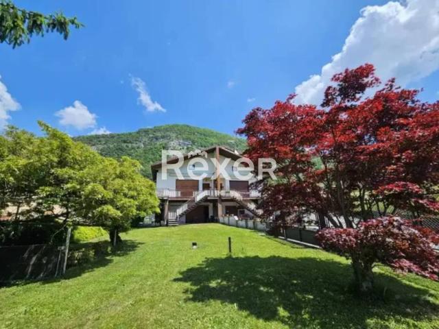Villa in vendita a Canzo CO