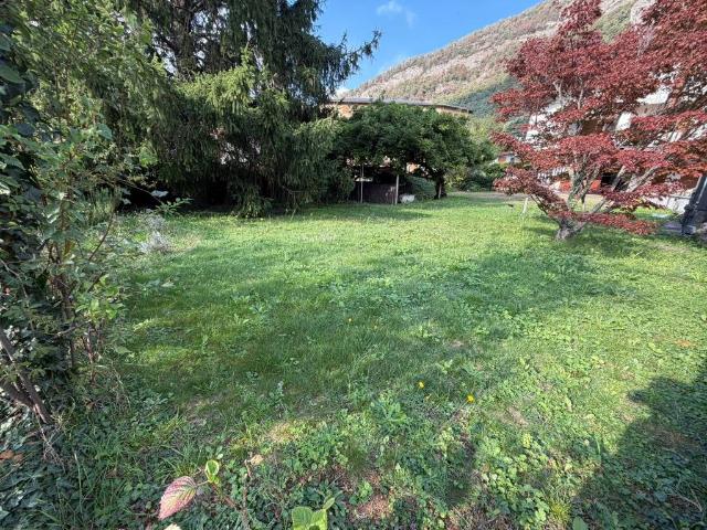 Villa in vendita a Canzo CO