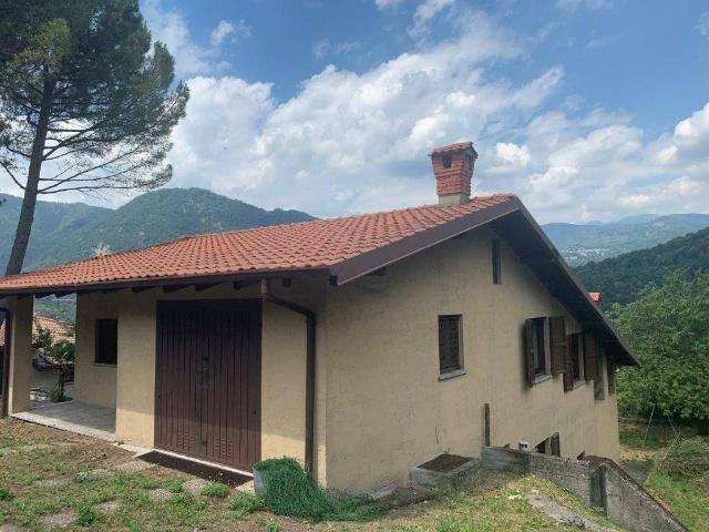 Villa in vendita a Canzo CO