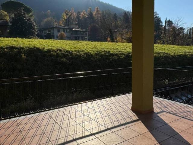 Villa in vendita a Canzo CO