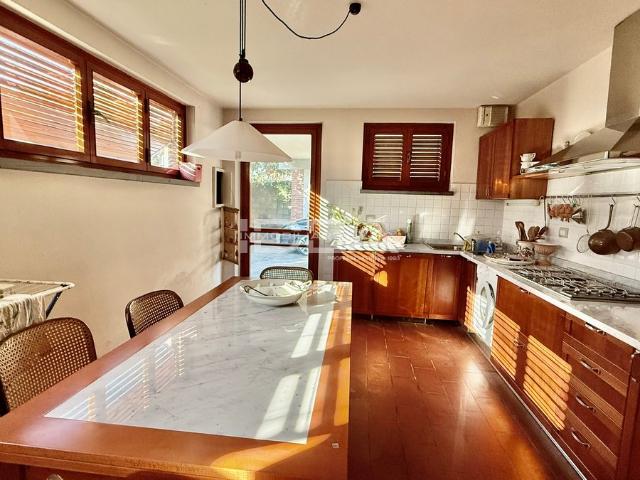 VILLA in VENDITA a CAPANNORI MARLIA di 8 vani