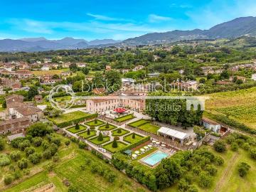 Villa in vendita a Capannori LU