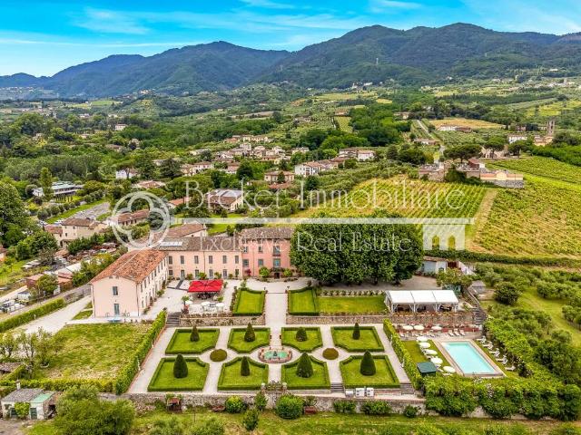 Villa in vendita a Capannori LU
