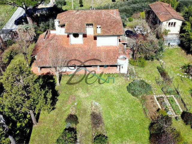 Villa in vendita a Capannori LU
