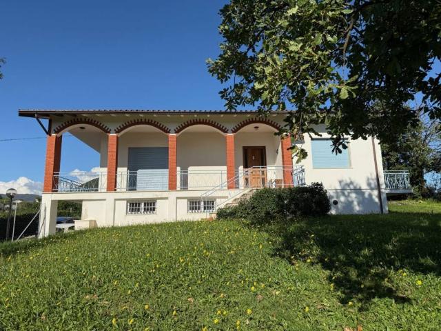 Villa in vendita a Capannori LU