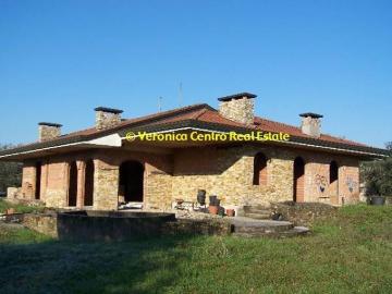 Villa in vendita a Capannori LU