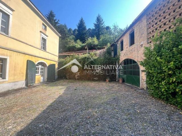 Villa in vendita a Capannori LU