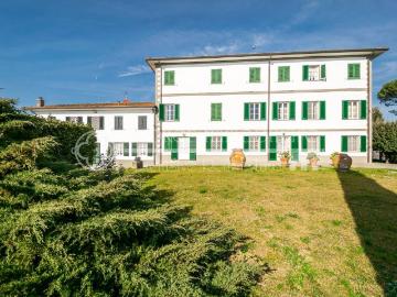 Villa in vendita a Capannori LU