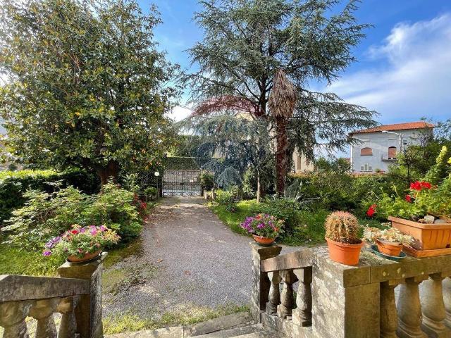 Villa in vendita a Capannori LU