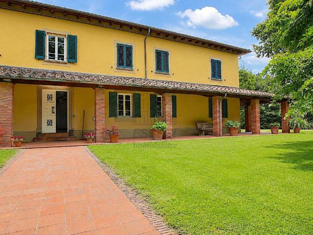 Villa in vendita a Capannori LU