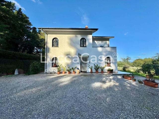Villa in vendita a Capannori LU