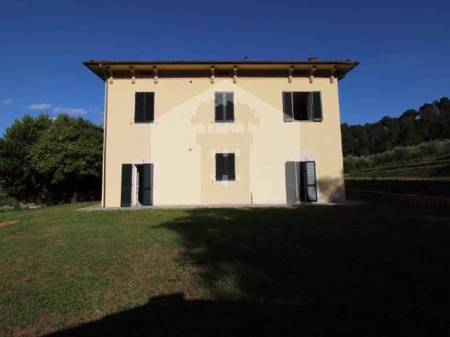 Villa in vendita a Capannori LU