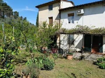 Villa in vendita a Capannori LU