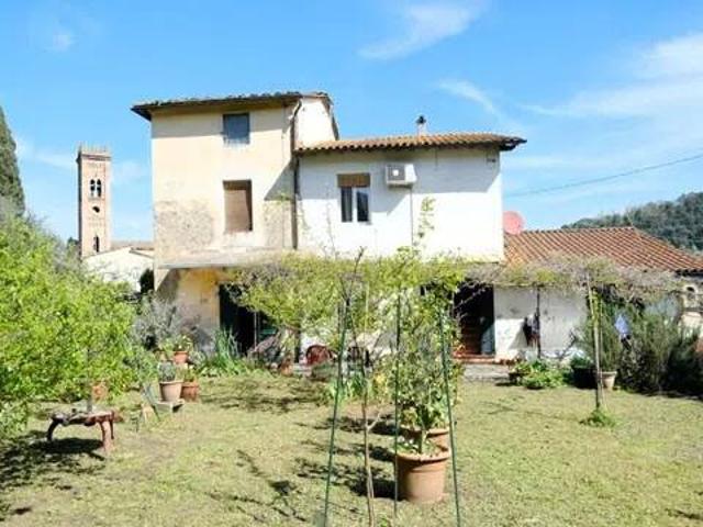 Villa in vendita a Capannori LU