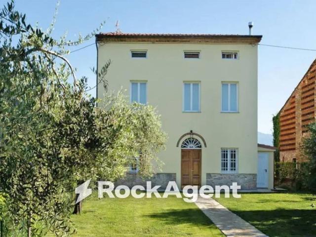 Villa in vendita a Capannori LU