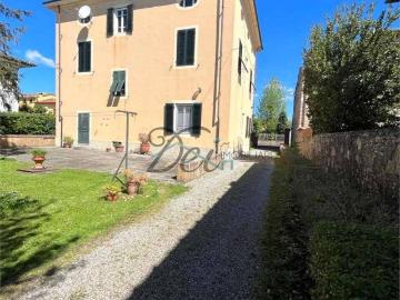 Villa in vendita a Capannori LU