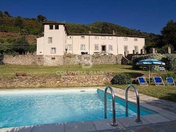 Villa in vendita a Capannori LU