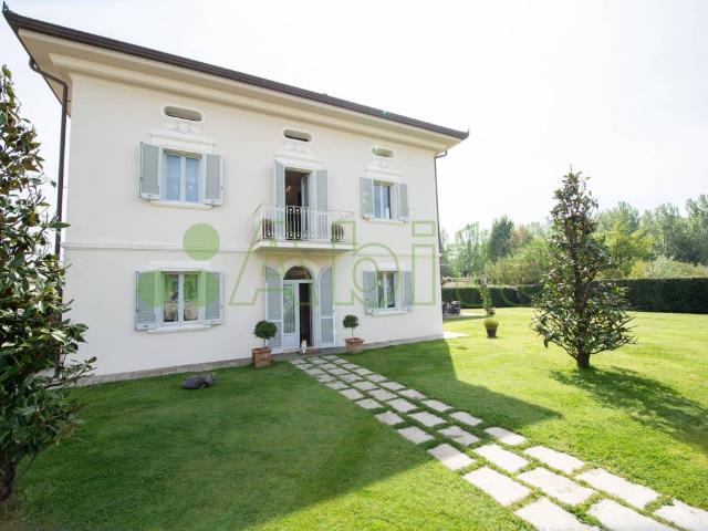 Villa in vendita a Capannori LU