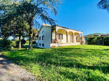 Villa in vendita a Capannori LU