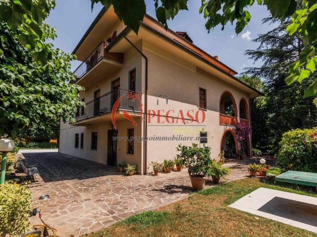 Villa in vendita a Capannori LU
