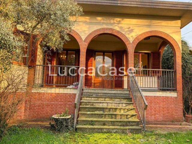 Villa in vendita a Capannori LU