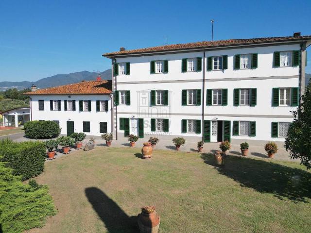 Villa in vendita a Capannori LU