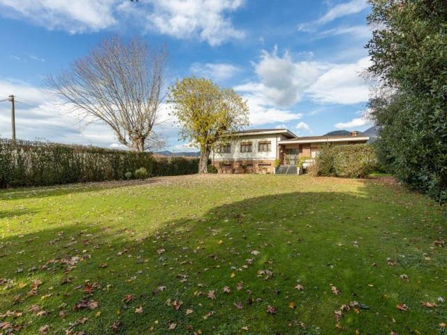 Villa in vendita a Capannori LU