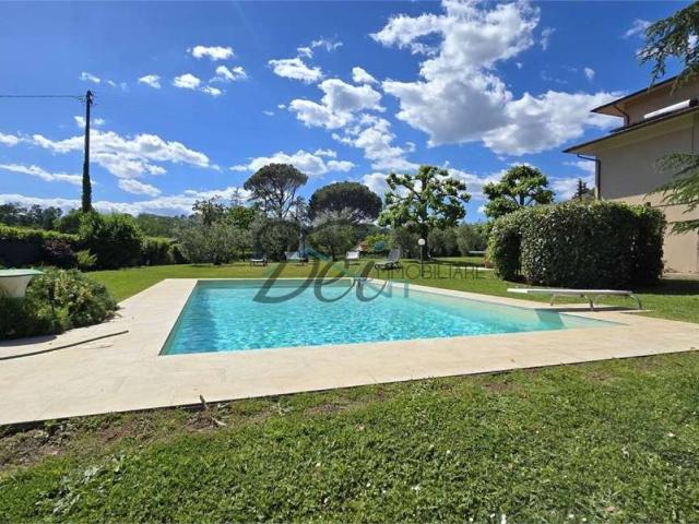Villa in vendita a Capannori LU