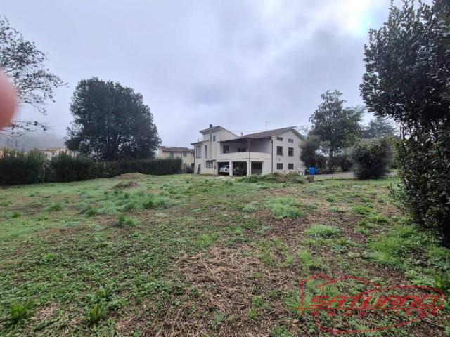 Villa in vendita a Capannori LU
