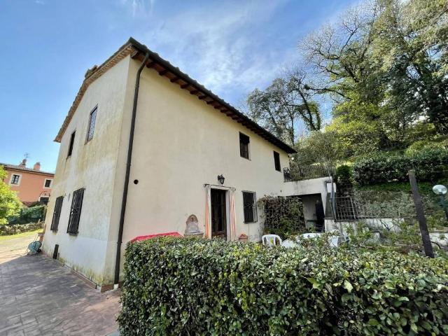 Villa in vendita a Capannori LU