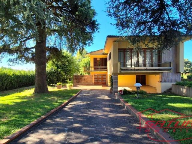 Villa in vendita a Capannori LU