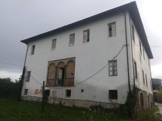 Villa in vendita a Capannori LU