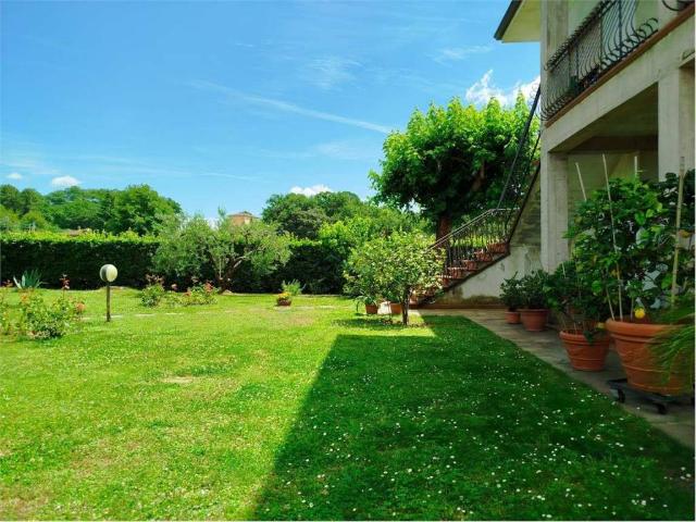Villa in vendita a Capannori LU