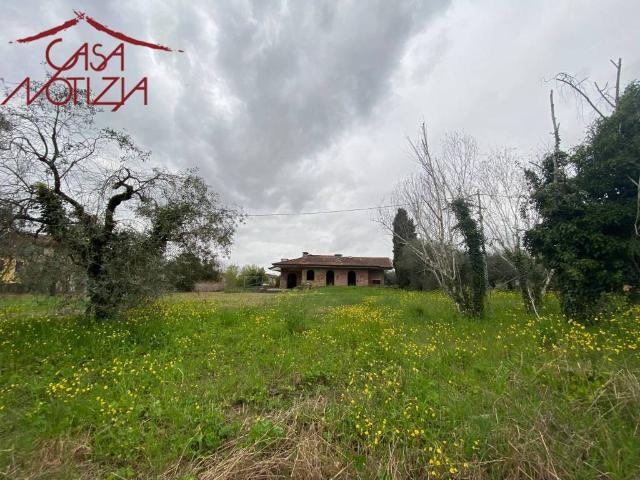 Villa in vendita a Capannori LU