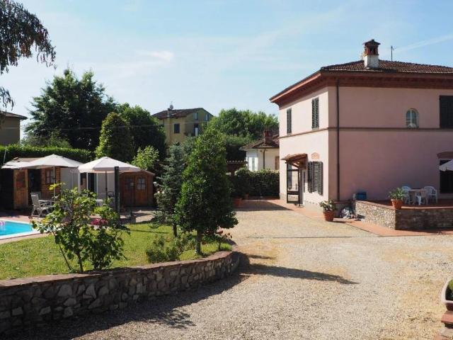 Villa in vendita a Capannori LU