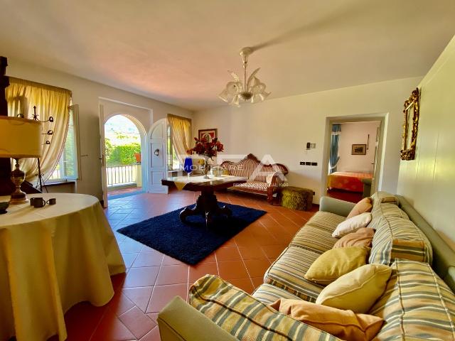 VILLA in VENDITA a CAPANNORI Zona semicollinare Lucca di 10 vani