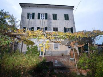 Villa in vendita a Capannori
