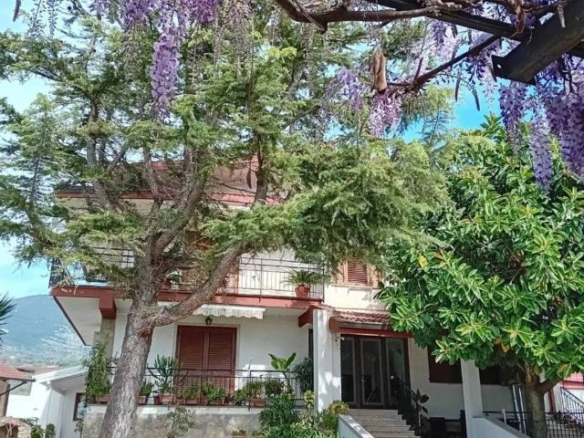 Villa in vendita a Capaccio Paestum SA