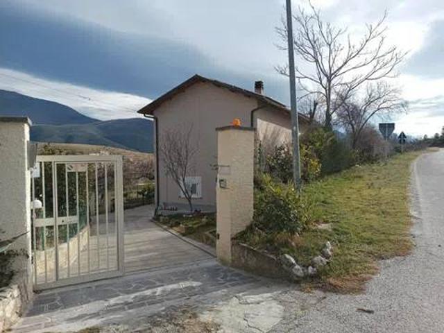 Villa in vendita a Capestrano AQ