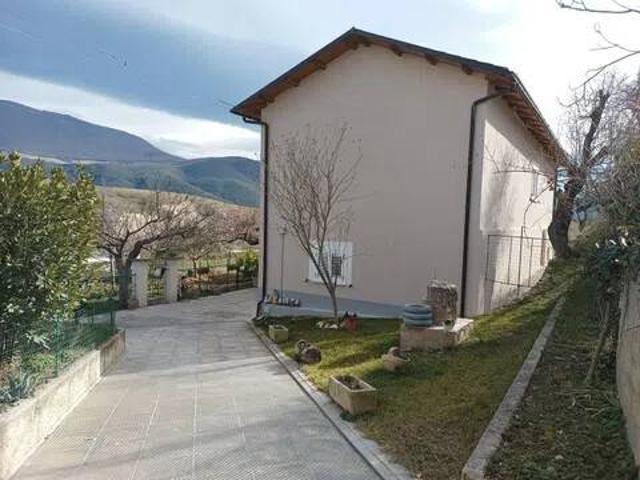 Villa in vendita a Capestrano AQ